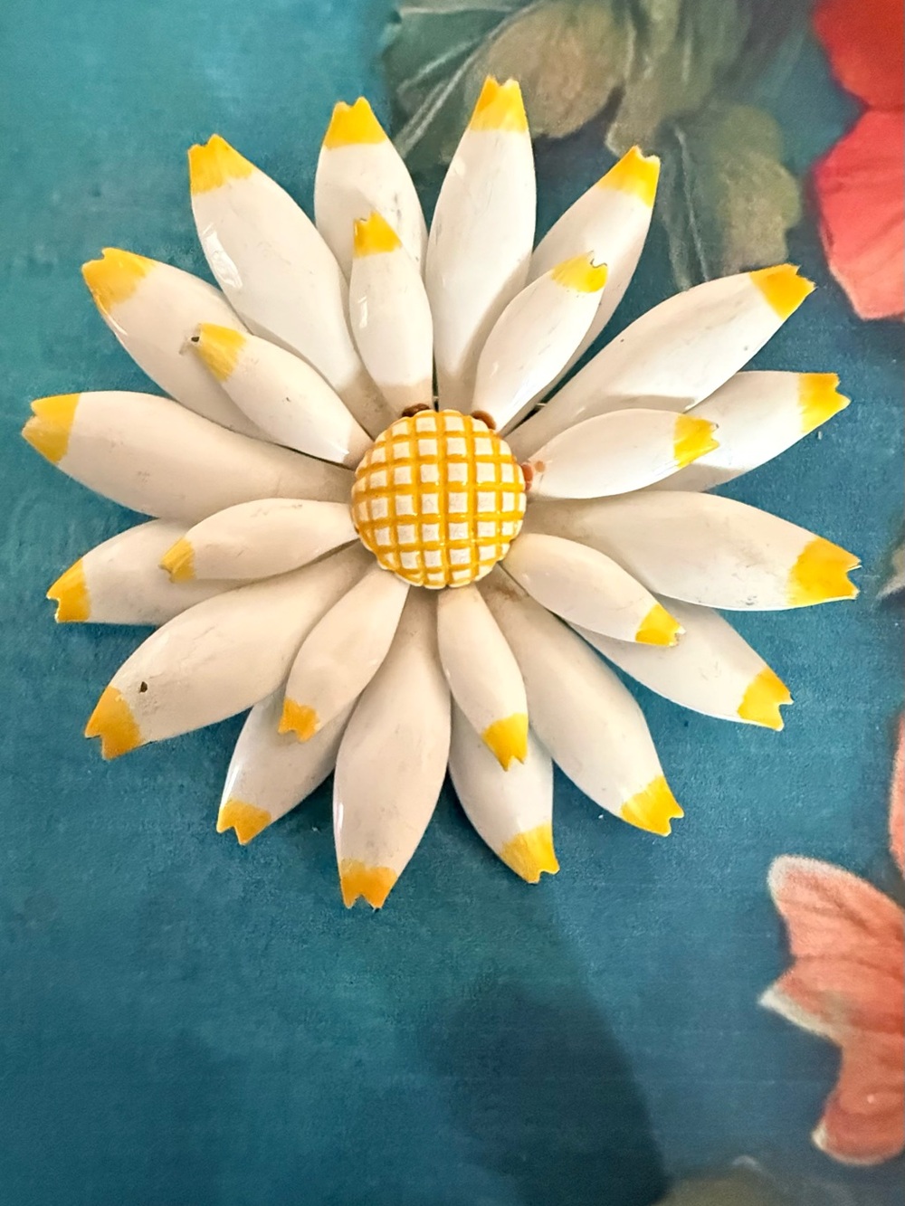 White and Yellow Daisy Enamel Flower Brooch